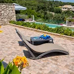 Διαμέρισμα Avgerini Paxos *
