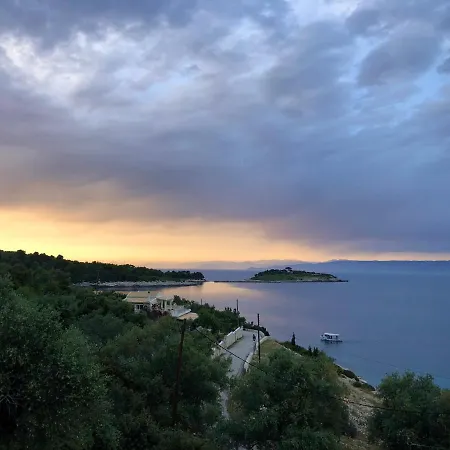 Avgerini Paxos Апартаменты *