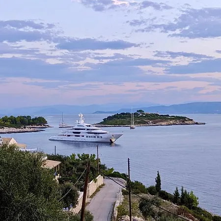 Avgerini Paxos Апартаменты Гайос