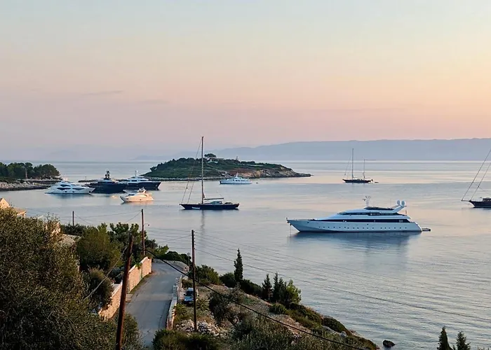 شقة Avgerini Paxos