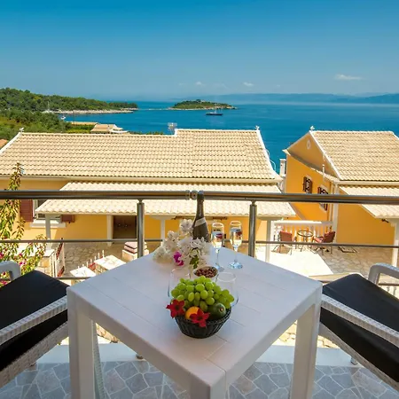 Avgerini Paxos * Gaios